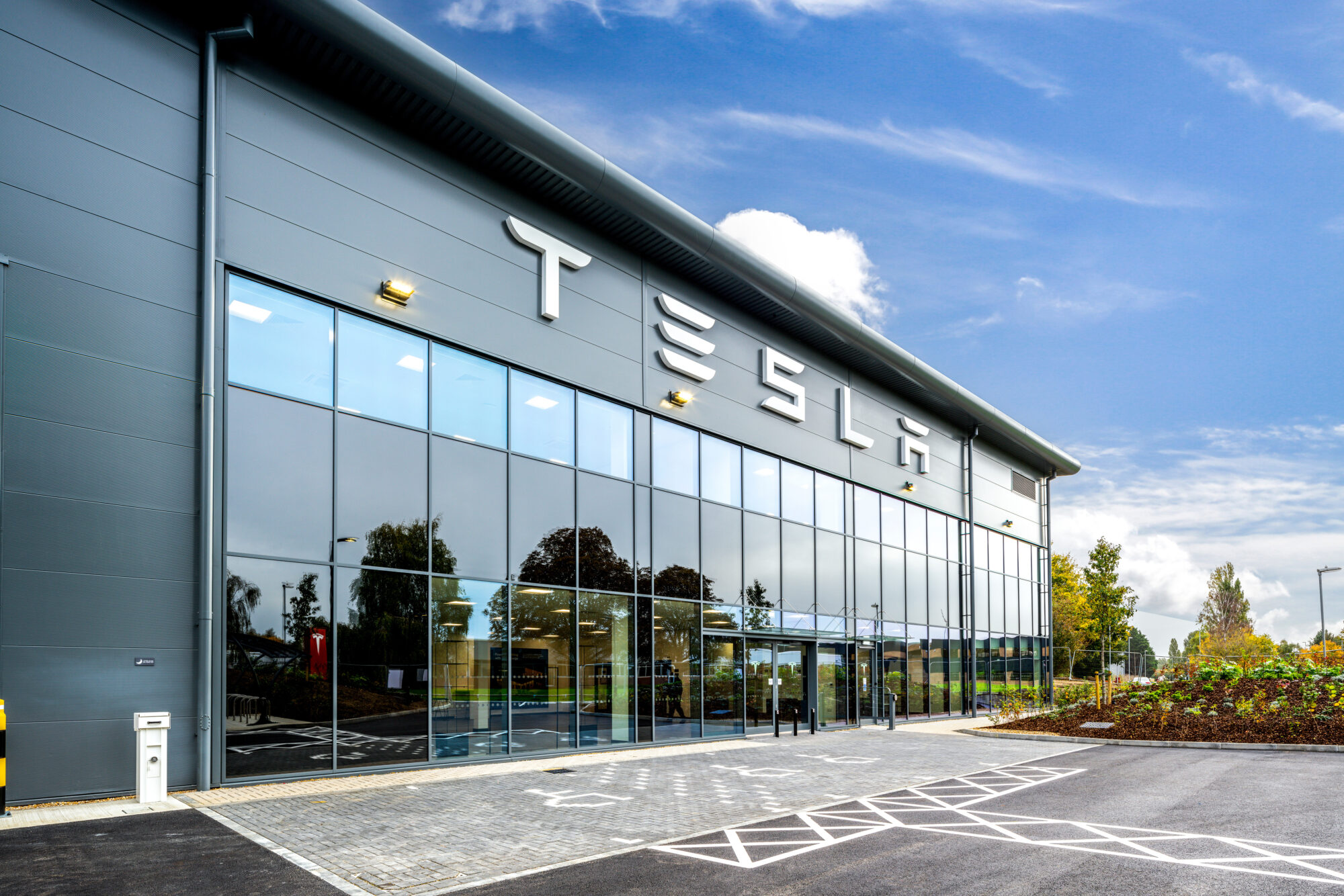 KAM - Wrenbridge Tesla Cambridge - Projects 02 - Compressed